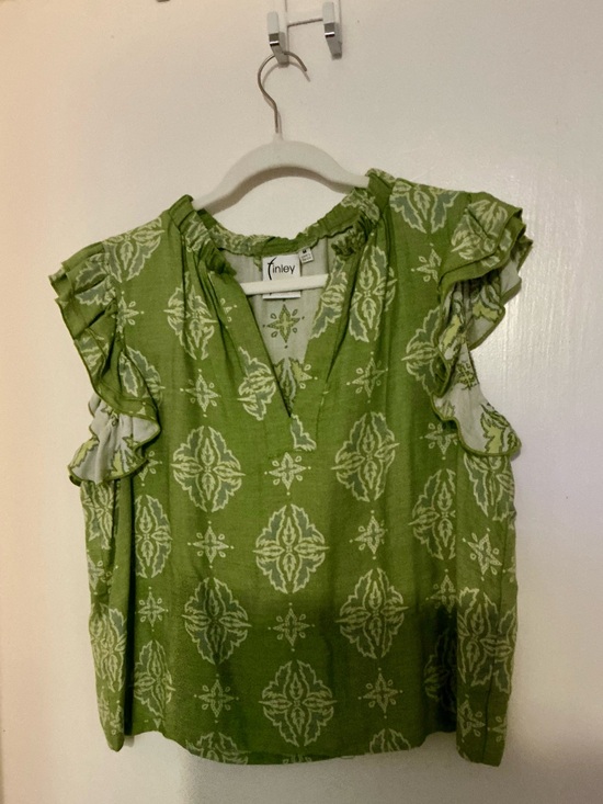 Finley Tops - Finley Green Printed Ruffle Sleeve Blouse Like New